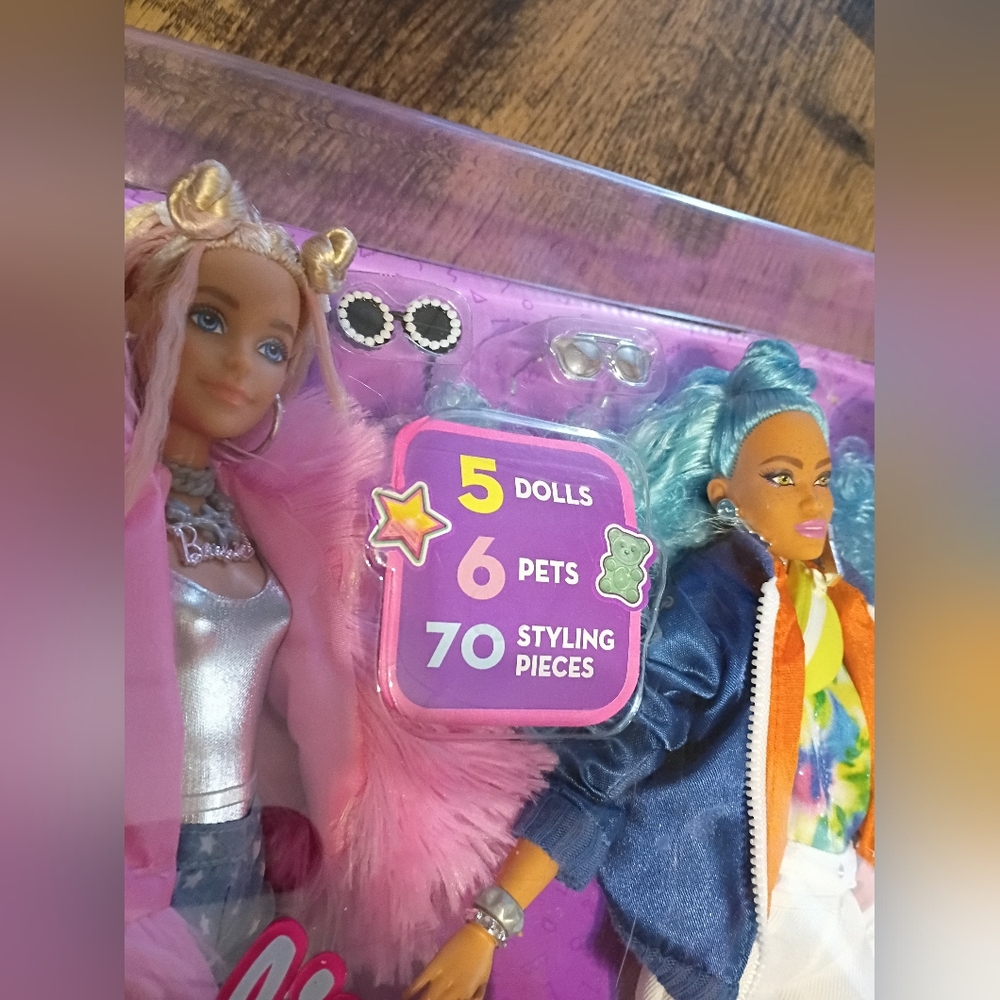 Barbie Extra Fashion Dolls 5-Pack 6 Pets & 70 Styling Pieces Clothes Accessories - Picture 6 of 11
